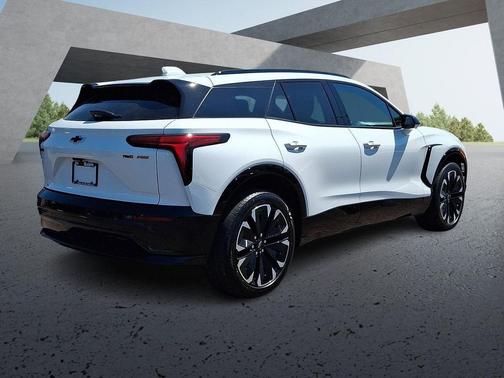 Summit White 2024 Chevrolet Blazer EV eAWD RS