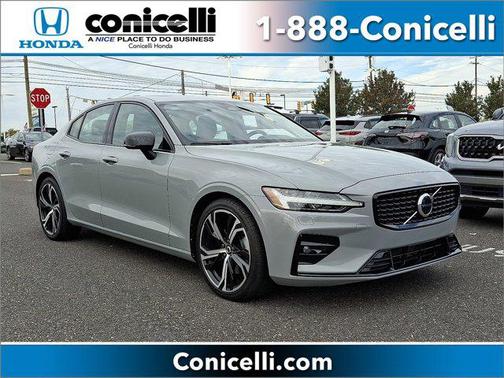 2024 Volvo S60 B5 Core Dark Theme
