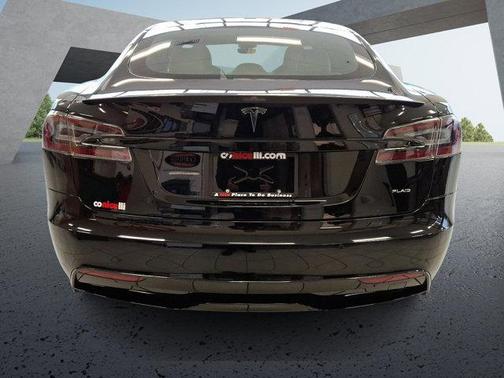 2021 Tesla Model S Plaid