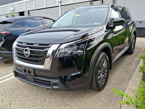 2024 Nissan Pathfinder S 4WD