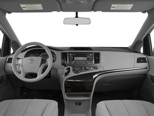 Silver Sky Metall 2014 Toyota Sienna LE