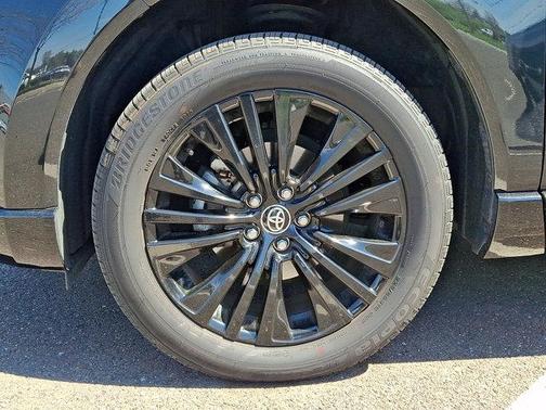 Celestial Black 2024 Toyota Venza Nightshade Edition