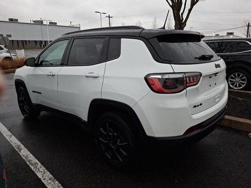 Bright White Clearcoat 2023 Jeep Compass Latitude
