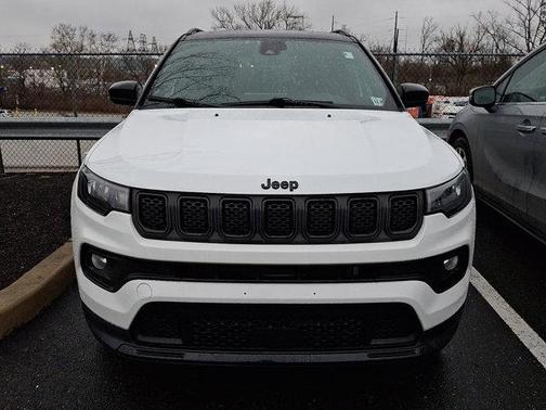 Bright White Clearcoat 2023 Jeep Compass Latitude