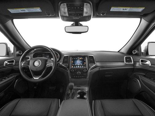 Granite Crystal Metallic Clearcoat 2017 Jeep Grand Cherokee Overland