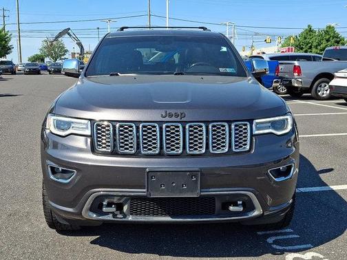 Granite Crystal Metallic Clearcoat 2017 Jeep Grand Cherokee Overland