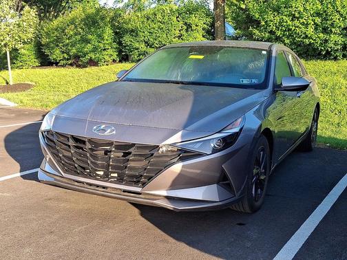 Fluid Metal 2023 Hyundai ELANTRA SEL
