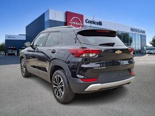 Mosaic Black Metallic 2024 Chevrolet Trailblazer LT