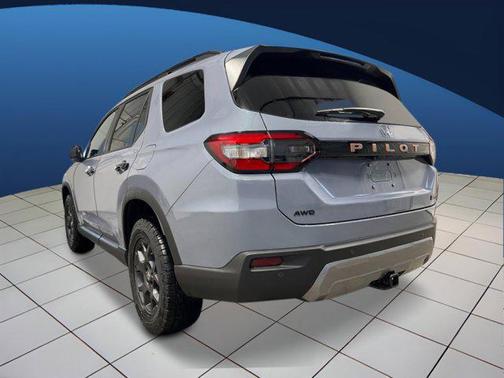 Sonic Gray Pearl 2026 Honda Pilot TrailSport