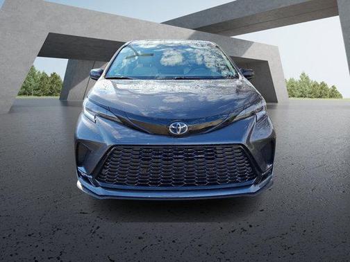 2025 Toyota Sienna XSE 7 Passenger