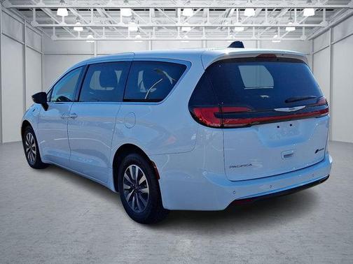 Bright White Clearcoat 2024 Chrysler Pacifica Hybrid Select