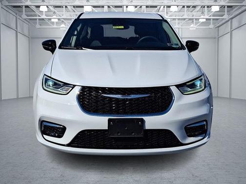 Bright White Clearcoat 2024 Chrysler Pacifica Hybrid Select