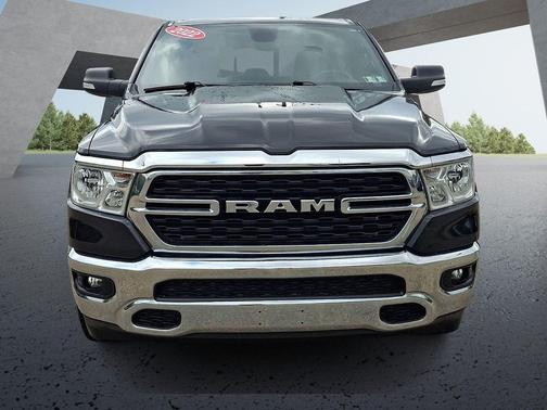 Diamond Black Crystal Pearlcoat 2022 RAM 1500 Big Horn/Lone Star