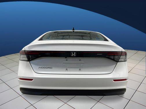 Platinum White Pearl 2026 Honda Accord SE