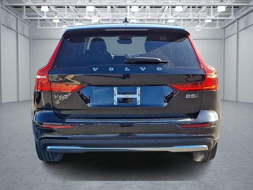 2024 Volvo V60 Cross Country B5 Plus