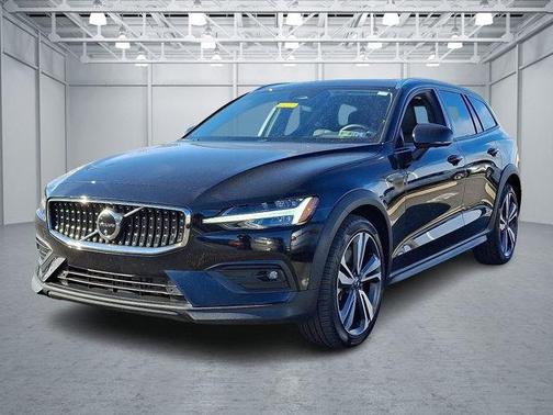 2024 Volvo V60 Cross Country B5 Plus