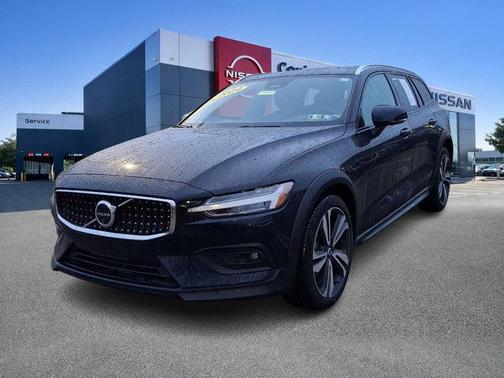 2024 Volvo V60 Cross Country B5 Plus