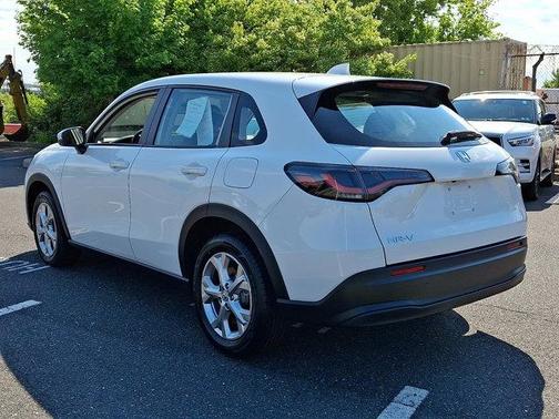 Platinum White 2023 Honda HR-V LX