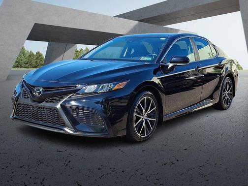 Midnight Black Metallic 2023 Toyota Camry SE