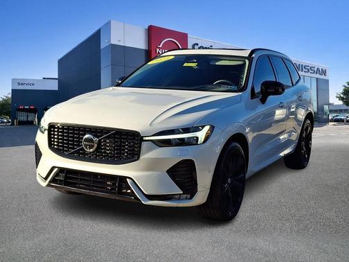Crystal White Metallic 707 2025 Volvo XC60 B5 Plus