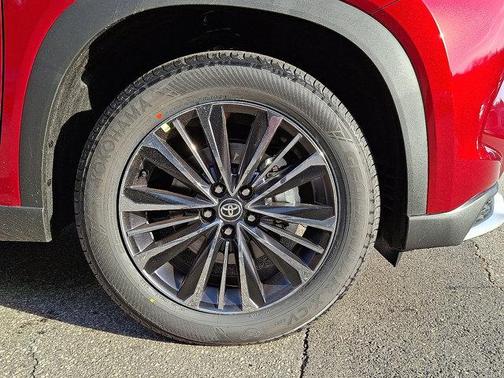 Ruby Flare Pearl 2026 Toyota Grand Highlander Hybrid Platinum MAX