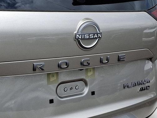 2025 Nissan Rogue Platinum