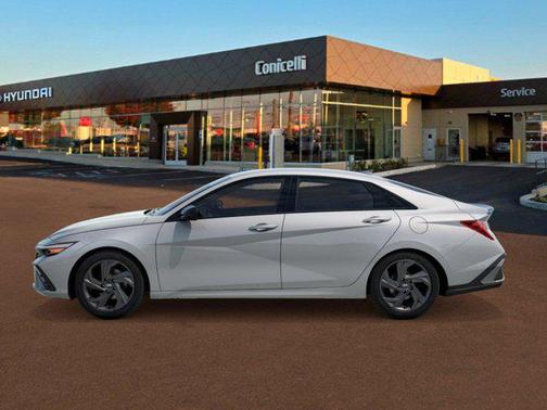 Fluid Metal 2026 Hyundai ELANTRA Sport