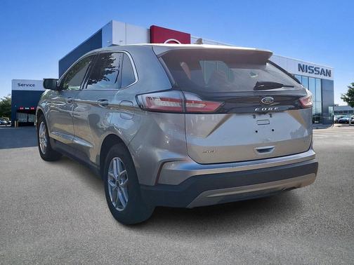 Iconic Silver 2024 Ford Edge SEL