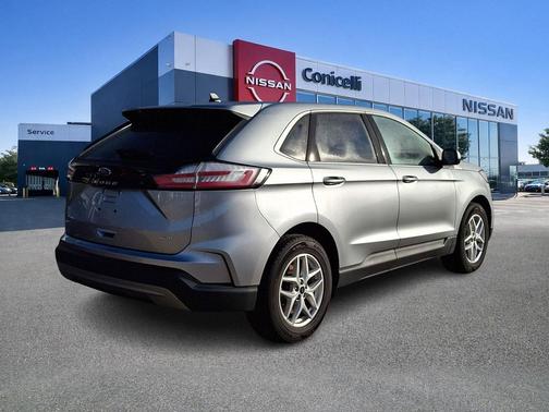 Iconic Silver 2024 Ford Edge SEL