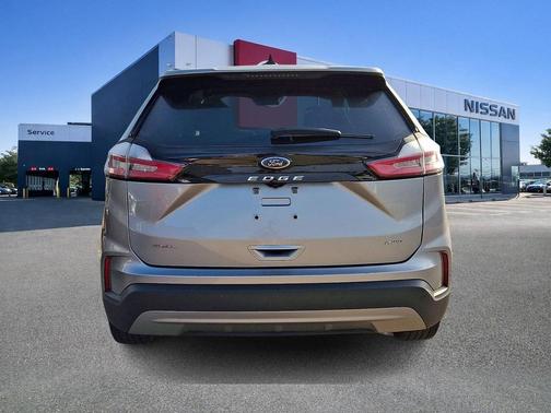 Iconic Silver 2024 Ford Edge SEL