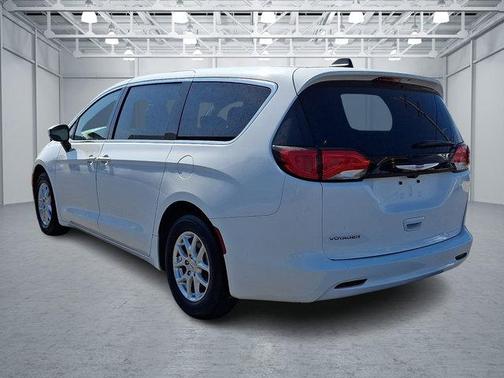 Bright White Clearcoat 2023 Chrysler Voyager LX