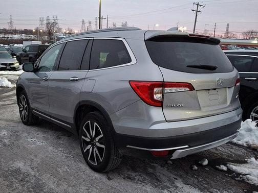 2022 Honda Pilot Touring 8-Passenger