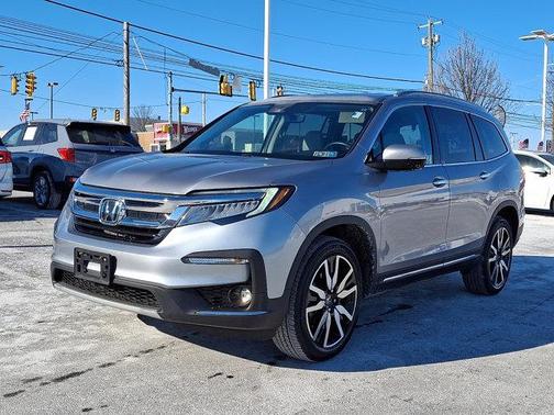2022 Honda Pilot Touring 8-Passenger