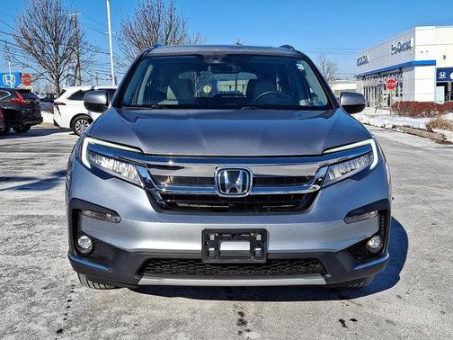 2022 Honda Pilot Touring 8-Passenger