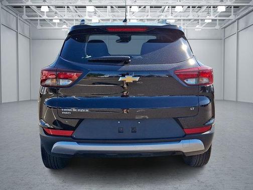 Mosaic Black Metallic 2025 Chevrolet Trailblazer LT