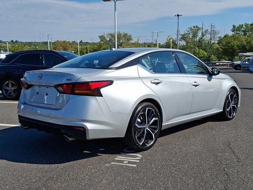 2024 Nissan Altima SR FWD
