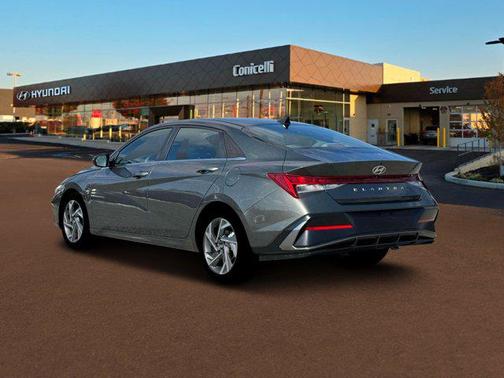 2025 Hyundai ELANTRA SEL