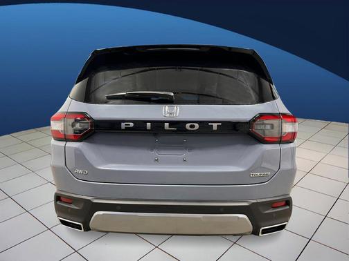 Sonic Gray Pearl 2026 Honda Pilot Touring 8-Passenger