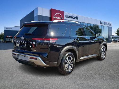 Super Black 2025 Nissan Pathfinder SL 4WD