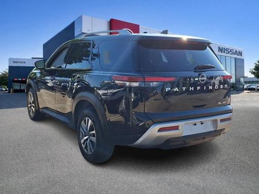 Super Black 2025 Nissan Pathfinder SL 4WD