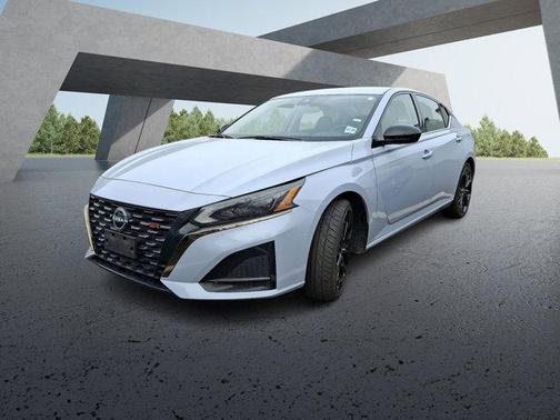 2023 Nissan Altima SR FWD