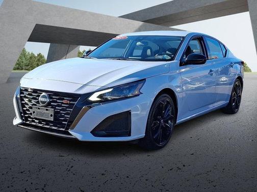 2023 Nissan Altima SR FWD