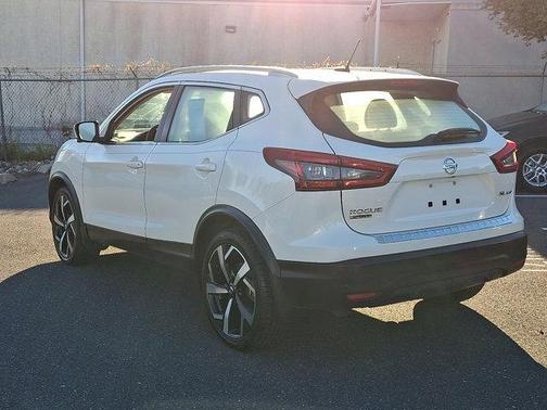 2022 Nissan Rogue Sport SL