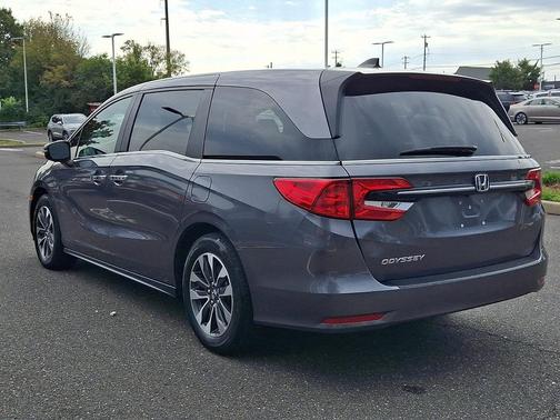 Modern Steel Metallic 2024 Honda Odyssey EX-L