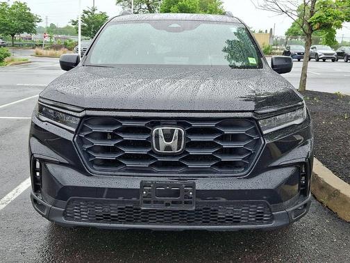 Crystal Black Pearl 2023 Honda Pilot AWD Sport