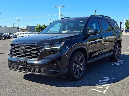 Crystal Black Pearl 2023 Honda Pilot AWD Sport