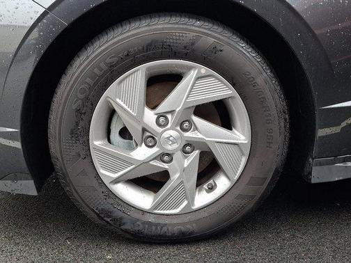 2025 Hyundai SONATA SE