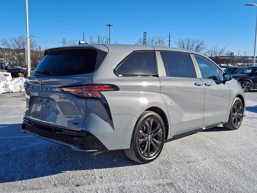 2025 Toyota Sienna XSE 7 Passenger
