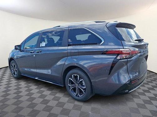 2025 Toyota Sienna Platinum 7 Passenger