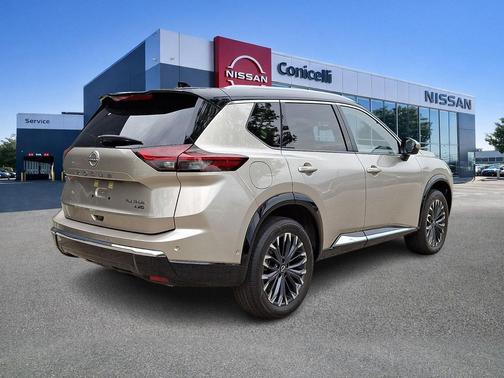 Champagne Silver Metallic/Super Black 2026 Nissan Rogue Platinum